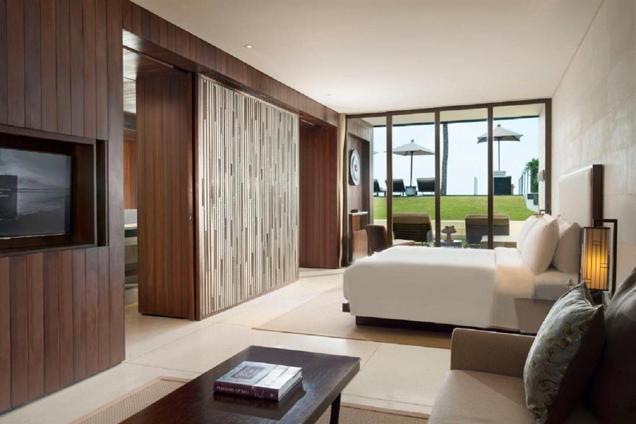 Alila Seminyak Hotel Exterior foto A bedroom at the hotel